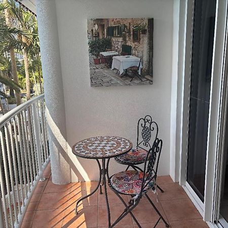 Location Location Location - Broadbeach :) Gold Coast Exterior photo